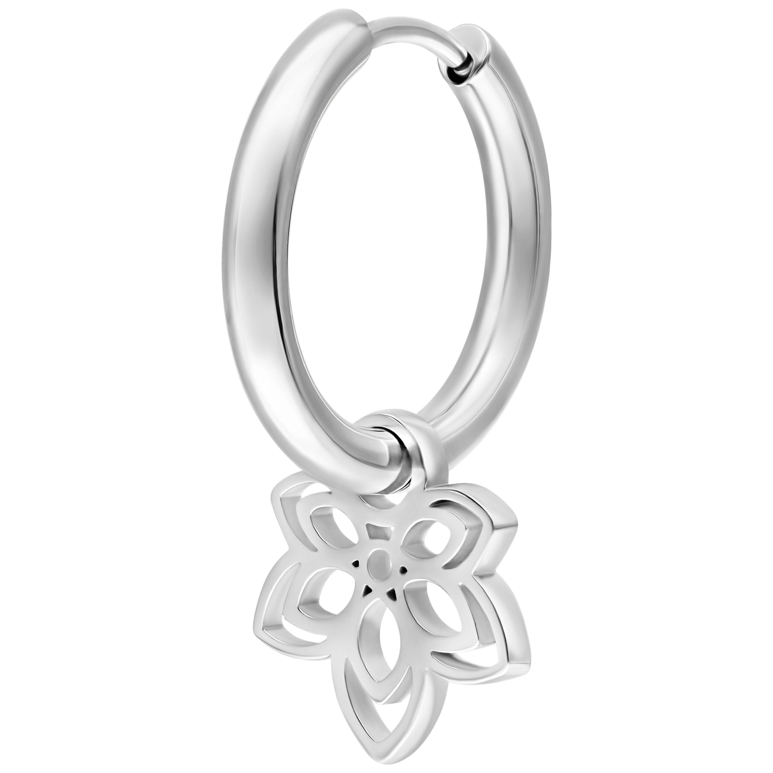 Silberne Little Flower Hoops Ohrringe Silberne Ohrringe mit Blumenanhänger auf weißem Hintergrund