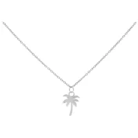 Silberne Kette mit Palmenanhänger auf weißem Hintergrund