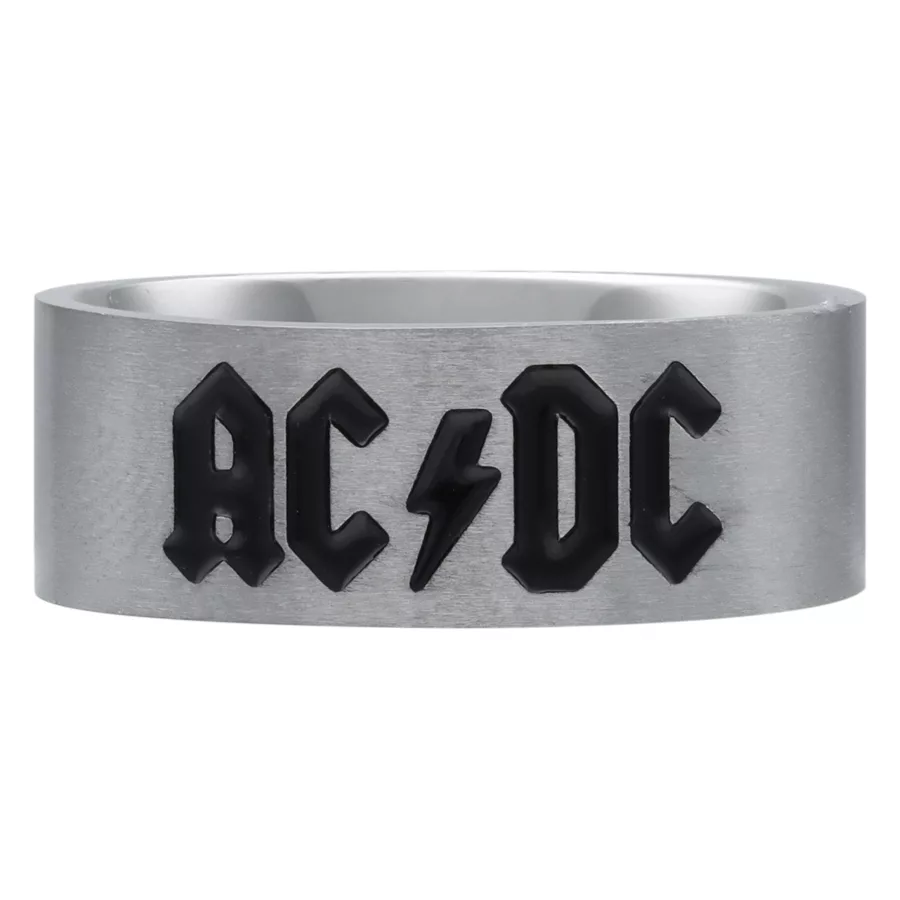 Silberner ACDC Logo Ring aus Stahl Silberner Ring mit schwarzem ACDC Logo auf weißem Hintergrund