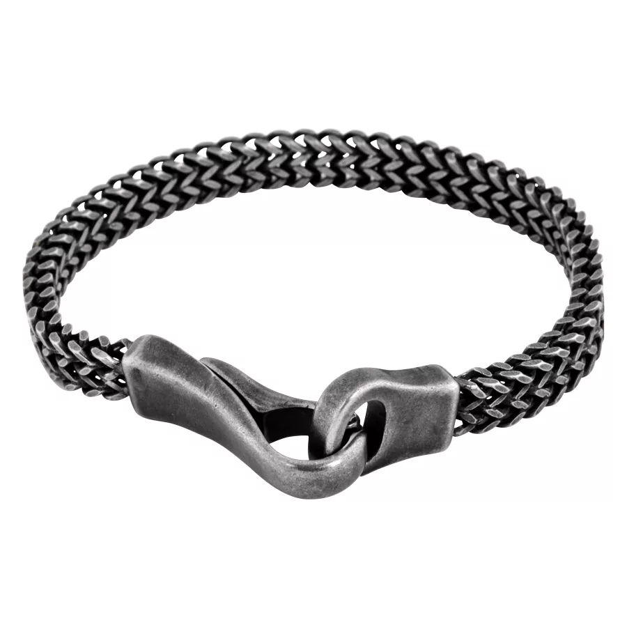 Mattschwarzes Lace-Armband aus Chirurgenstahl Schwarzes Armband aus Chirurgenstahl mit mattem Finish auf weißem Hintergrund