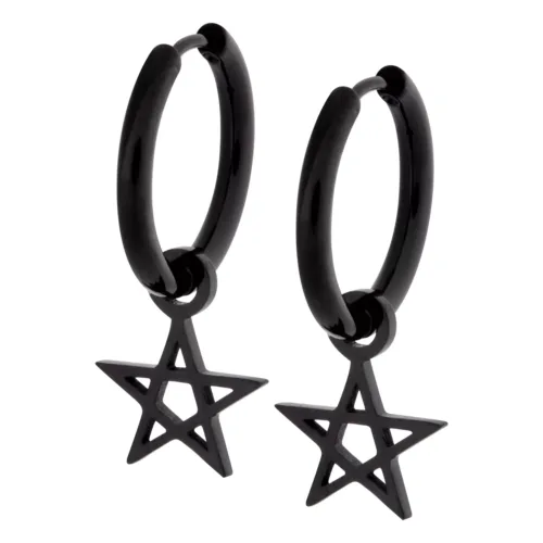 Zwei schwarze Edelstahl-Ohrringe mit Pentagramm-Anhänger auf weißem Hintergrund