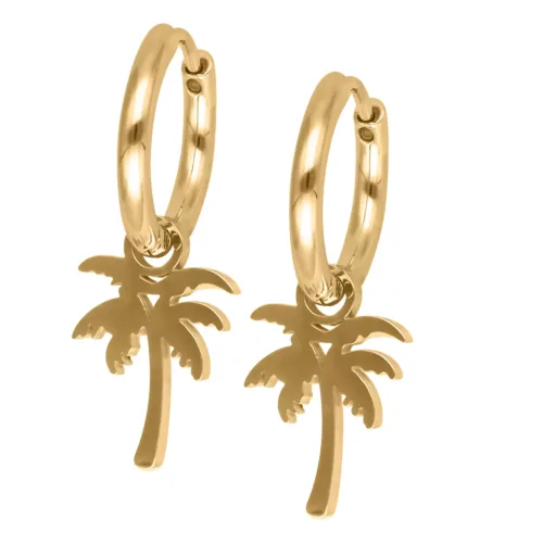 Goldene Ohrringe mit Palmenanhänger auf weißem Hintergrund
