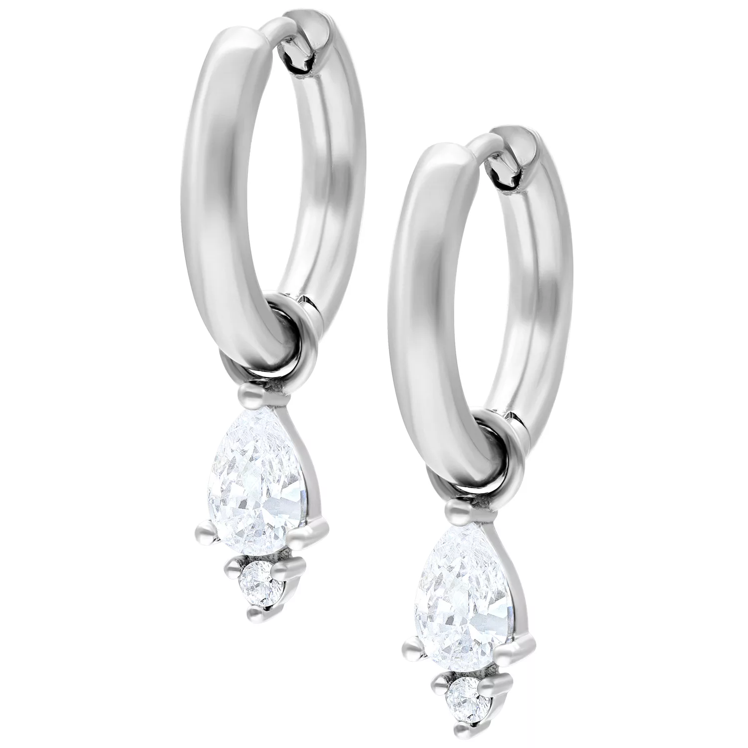 Silberne Little Tear Hoops mit Kristallanhänger Silberne Ohrringe mit kristallklarem Tropfenanhänger auf weißem Hintergrund