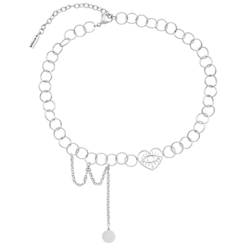 Silberfarbener Choker mit Herz-Auge-Anhänger auf weißem Hintergrund