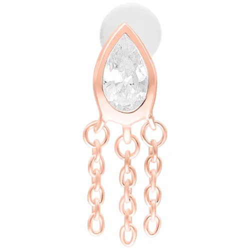 Roségoldenes Labret-Piercing mit Tropfen-Design und Kettenanhängern auf weißem Hintergrund