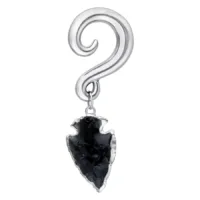 Silbernes Sicheldesign mit hängendem schwarzem Obsidianstein auf weißem Hintergrund