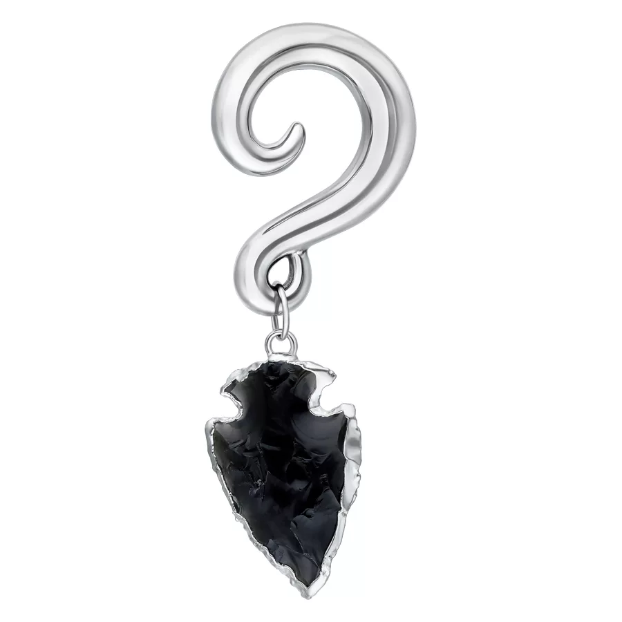 Silbernes Sicheldesign mit hängendem schwarzem Obsidianstein auf weißem Hintergrund