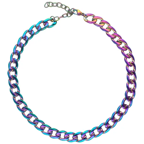 Bunte, schillernde Anodized Chunky Kette aus Chirurgenstahl auf weißem Hintergrund