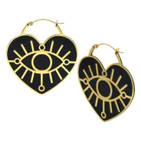 Goldene Soulmate Hoops Ohrringe mit Herzdesign Zwei goldene Ohrringe in Herzform mit schwarzem Augenmotiv auf weißem Hintergrund