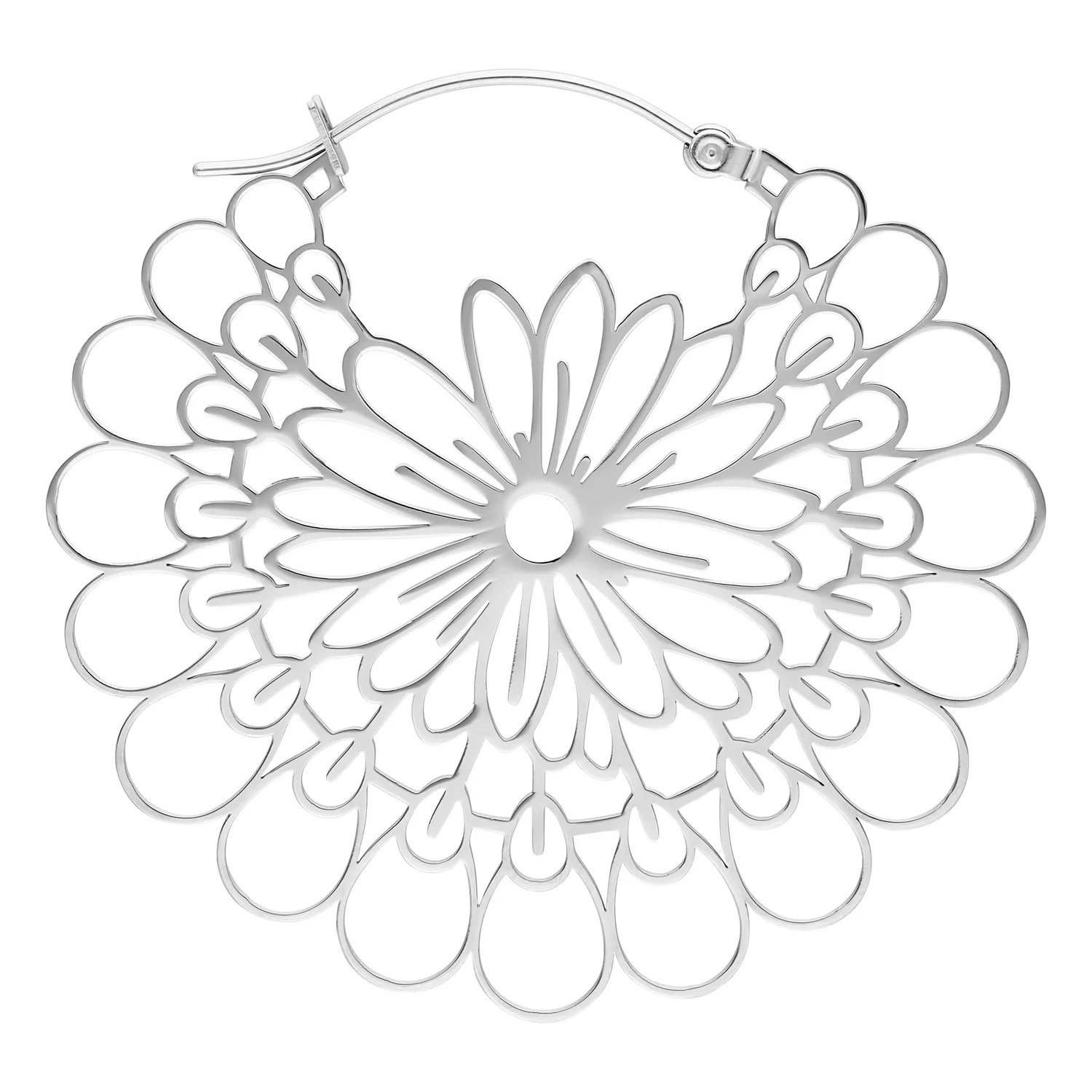 Elegante Daisy Hoops in Silber Silberne Daisy Hoops Ohrringe mit Klappverschluss auf weißem Hintergrund