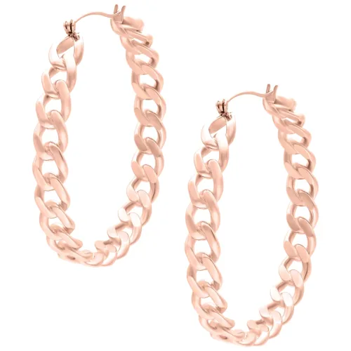 Zwei glänzende Curbchain Hoops aus Roségold auf weißem Hintergrund