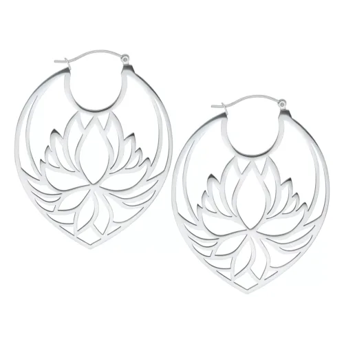 Silberfarbene Lotus Hoops aus Edelstahl mit Klappverschluss auf weißem Hintergrund
