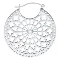 Silberne Cathedral Hoops aus Edelstahl Silberne Ohrringe im Kathedralen-Design mit filigranem Muster auf weißem Hintergrund