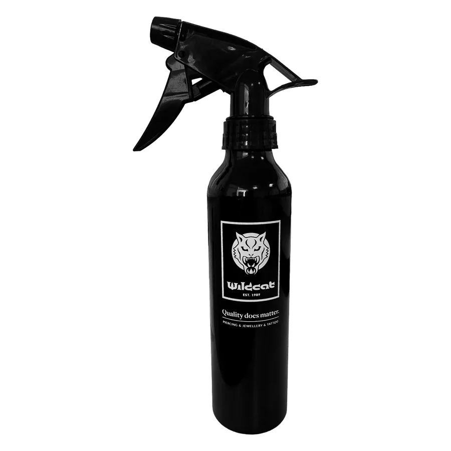 Wildcat Sprühflasche 300 ml Schwarz Schwarze Wildcat Sprühflasche 300 ml auf weißem Hintergrund