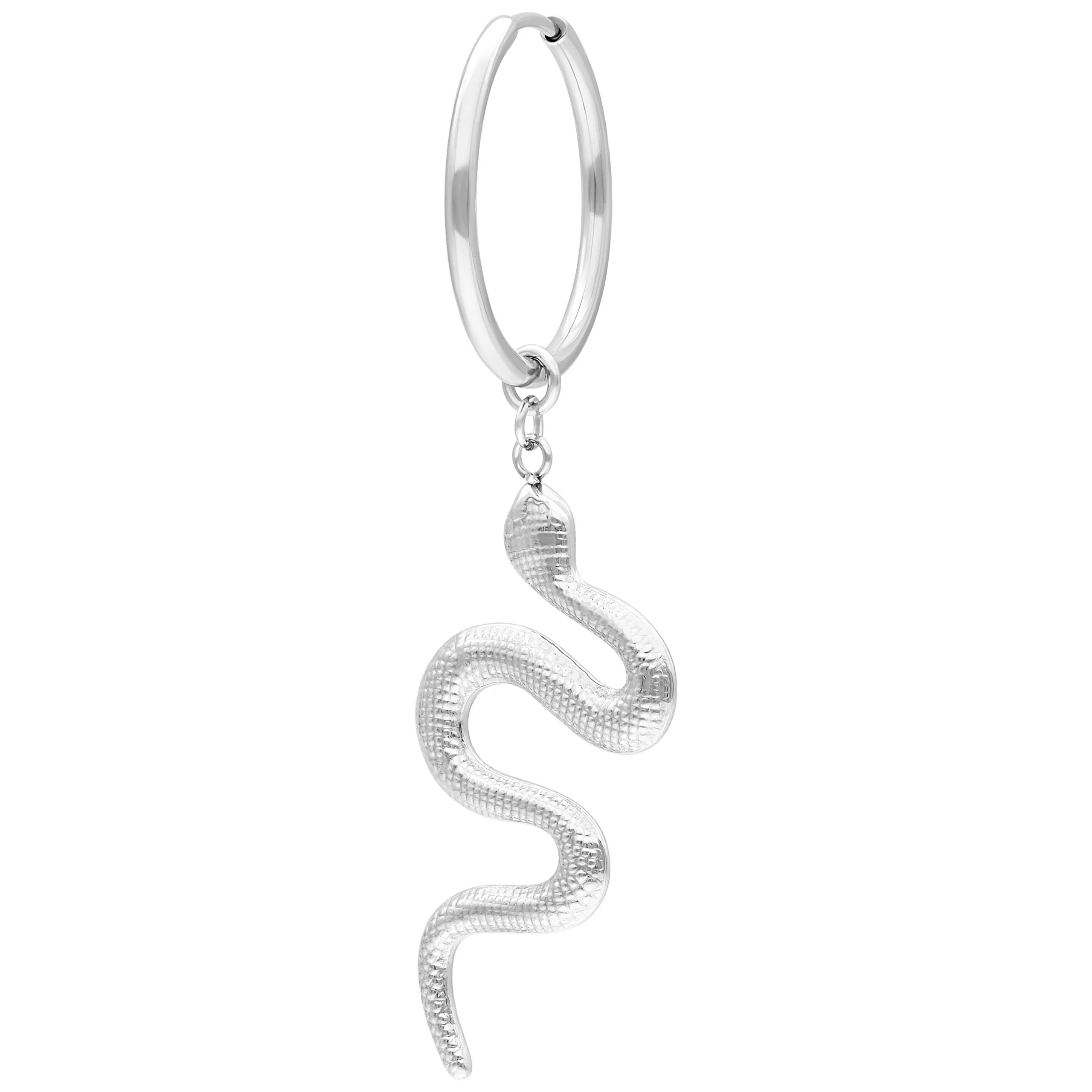 Silberne Big Snake Hoops Ohrringe Silberfarbener Ohrring mit Schlangenanhänger auf weißem Hintergrund