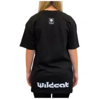 Schwarzes Oversized T-Shirt von Wildcat Rückansicht eines schwarzen Oversized T-Shirts mit Wildcat Logo