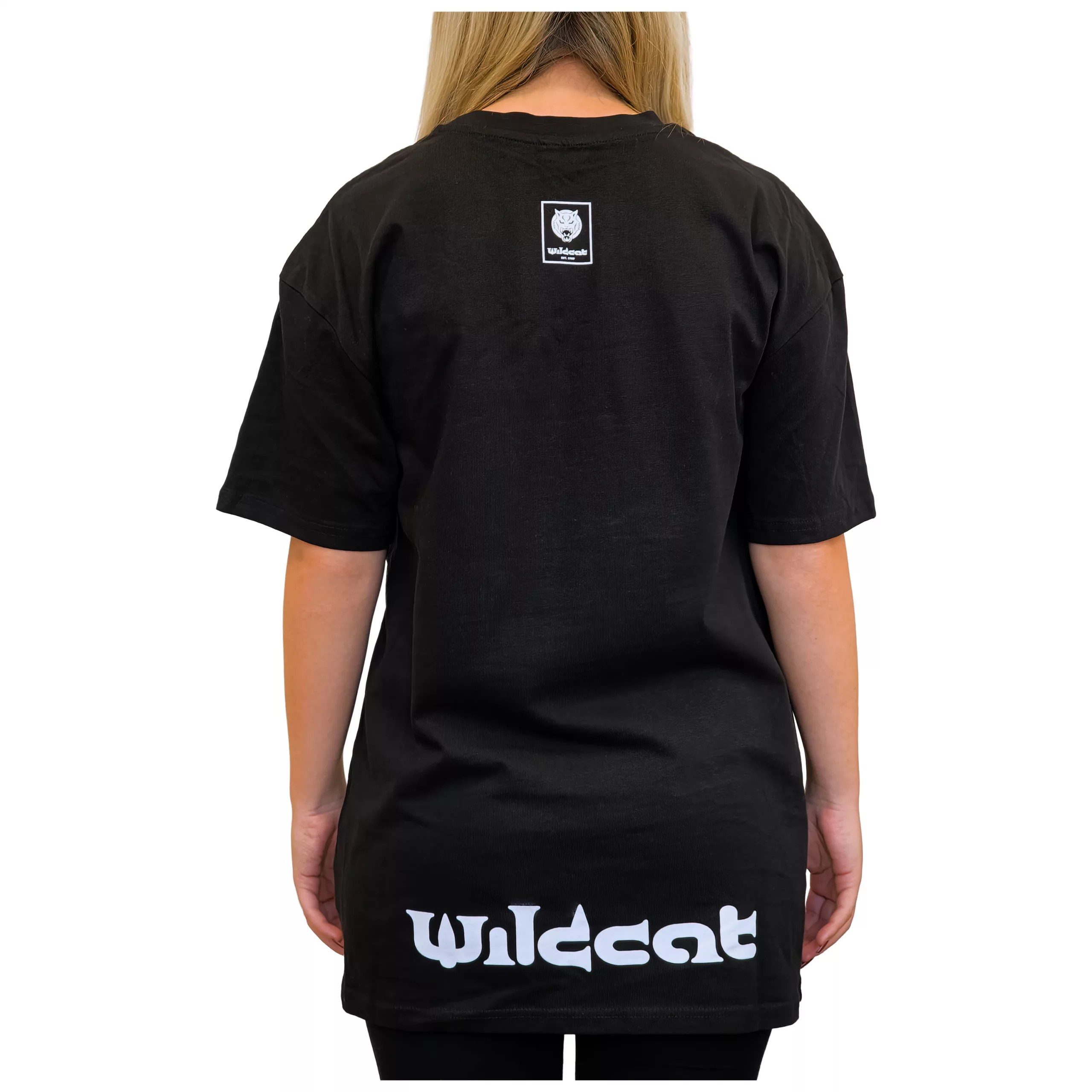 Schwarzes Oversized T-Shirt von Wildcat Rückansicht eines schwarzen Oversized T-Shirts mit Wildcat Logo