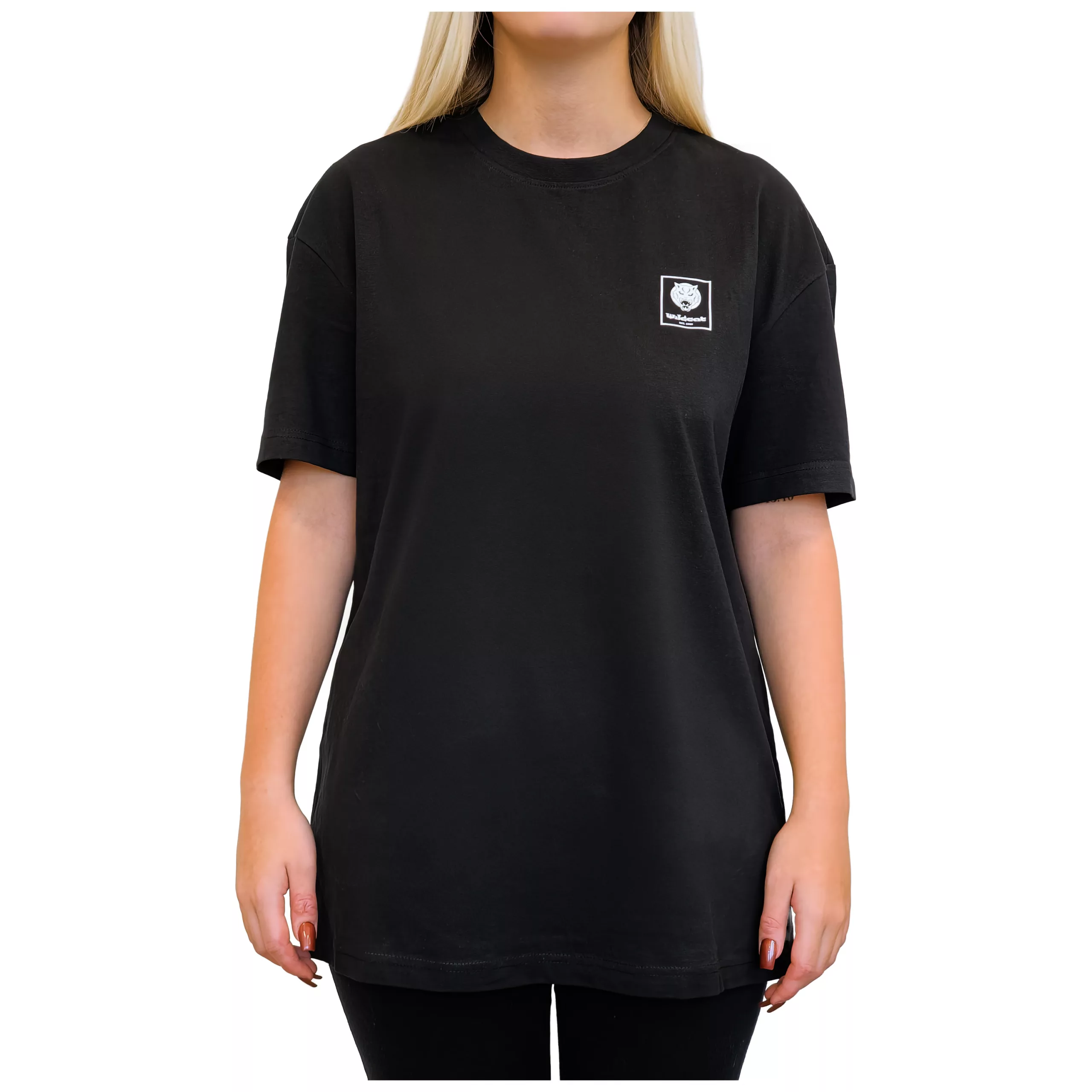 Schwarzes Oversized T-Shirt von Wildcat Schwarzes Oversized Boyfriend T-Shirt aus Baumwolle auf weißem Hintergrund