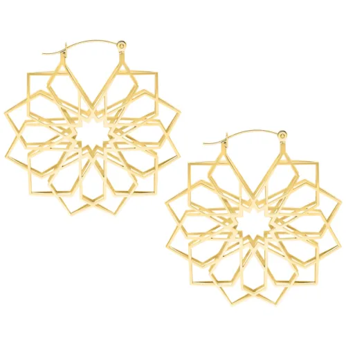 Goldene Kaleidoscope Hoops aus Chirurgenstahl auf weißem Hintergrund
