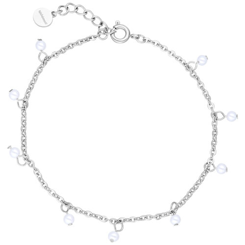 Silbernes Armband mit kleinen Perlen auf weißem Hintergrund