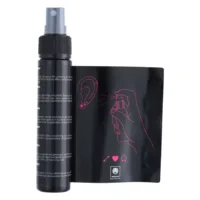 Piercingspray Flasche und Anleitung mit Zeichnung auf weißem Hintergrund