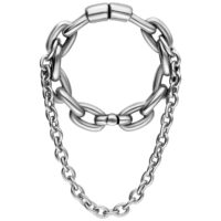 Silberne Double Chain Ohrgewichte aus Chirurgenstahl Silberne Ohrgewichte mit doppelter Kette auf weißem Hintergrund