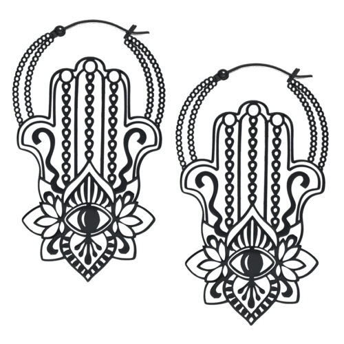 Schwarze Khamsa Hoops Ohrringe aus Chirurgenstahl auf weißem Hintergrund