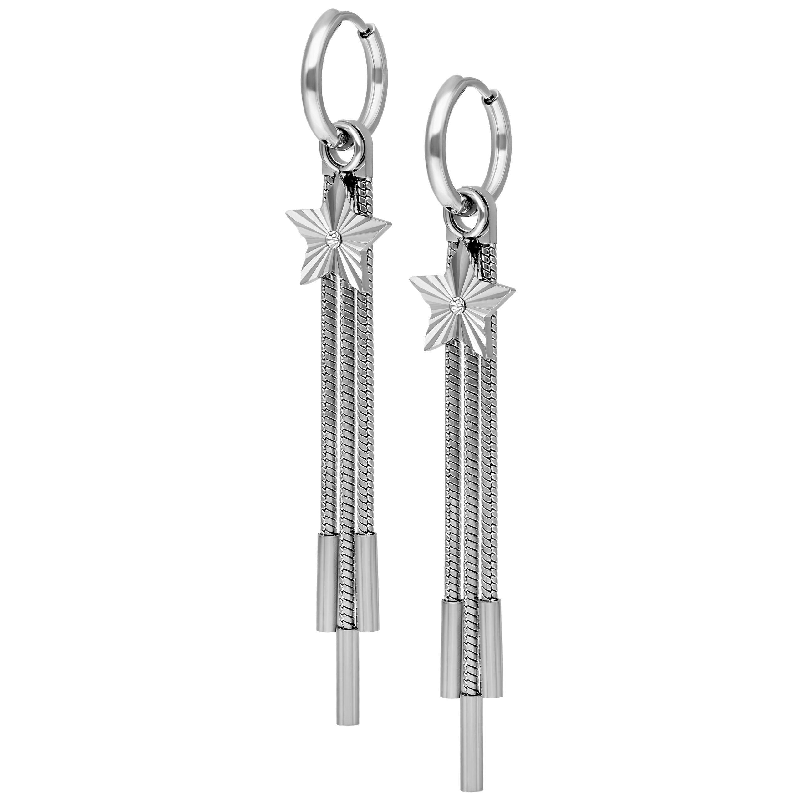 Silberne Little Shooting Star Hoops Ohrringe Silberne Ohrringe mit Sternanhänger auf weißem Hintergrund
