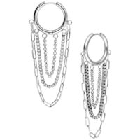 Silberne Multilayer Chain Hoops aus Chirurgenstahl Silberne Multilayer-Ohrringe mit Ketten, Klappverschluss, auf weißem Hintergrund