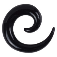 Schwarze Acryl Dehnspirale von Wildcat Schwarze Dehnspirale aus Acryl mit glänzender Oberfläche auf weißem Hintergrund