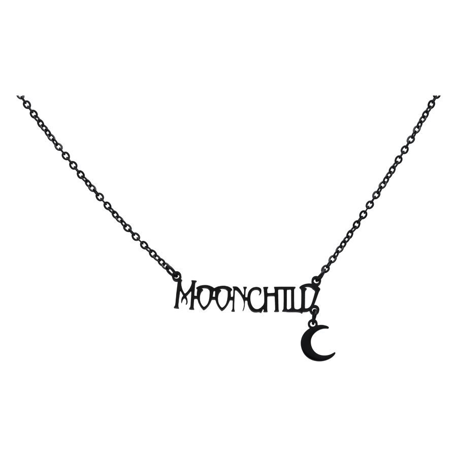 Schwarze Moonchild Kette aus Chirurgenstahl Schwarze Kette mit Schriftzug 'Moonchild' und kleinem Mondanhänger auf weißem Hintergrund