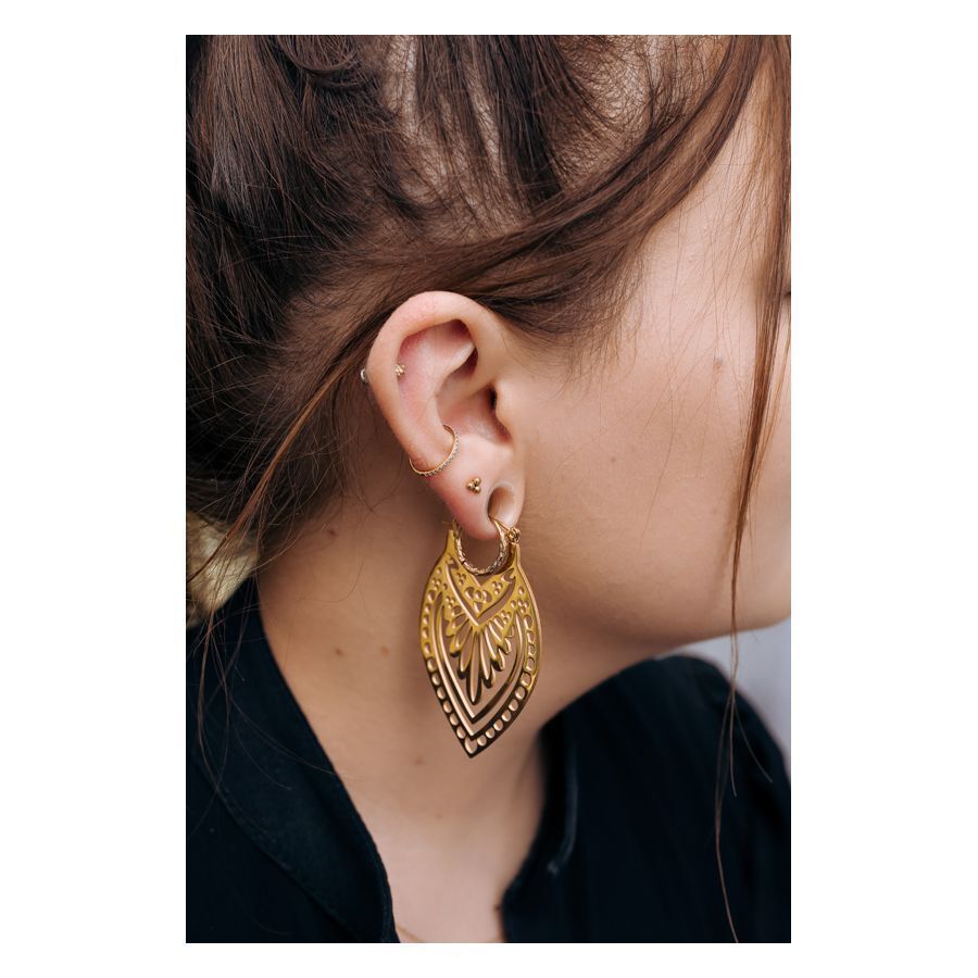 Pave Set Crystals Conch Ring Pave Set Crystals Conch Ring