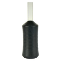 Schwarze Soft Gripped Cartridge 25mm Schwarze Hartgummi-Kartusche mit transparentem Griff auf weißem Hintergrund