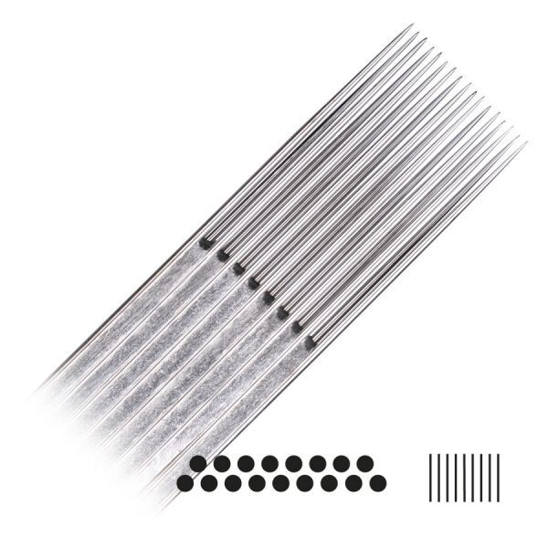 Magnum Long Taper Tattoonadeln von Wildcat Silberne Magnum Long Taper Tattoonadeln von Wildcat auf weißem Hintergrund