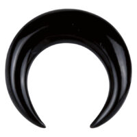 Schwarze Dehnsichel aus Horn Schwarze Dehnsichel aus Horn auf weißem Hintergrund