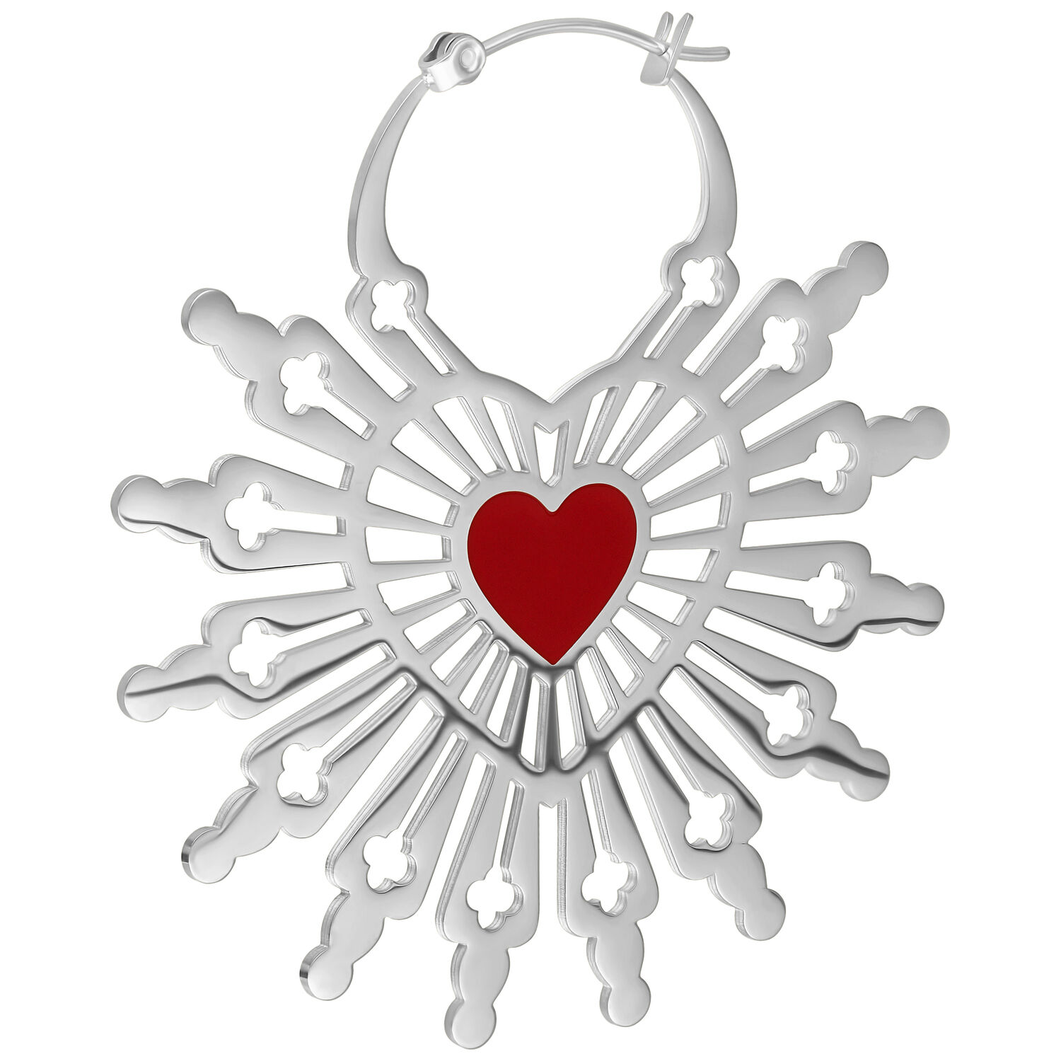 Silberne Sacred Heart Ohrringe mit rotem Herz Silberne Creolen in Herzform mit rotem Herz und strahlenförmigem Design auf weißem Hintergrund
